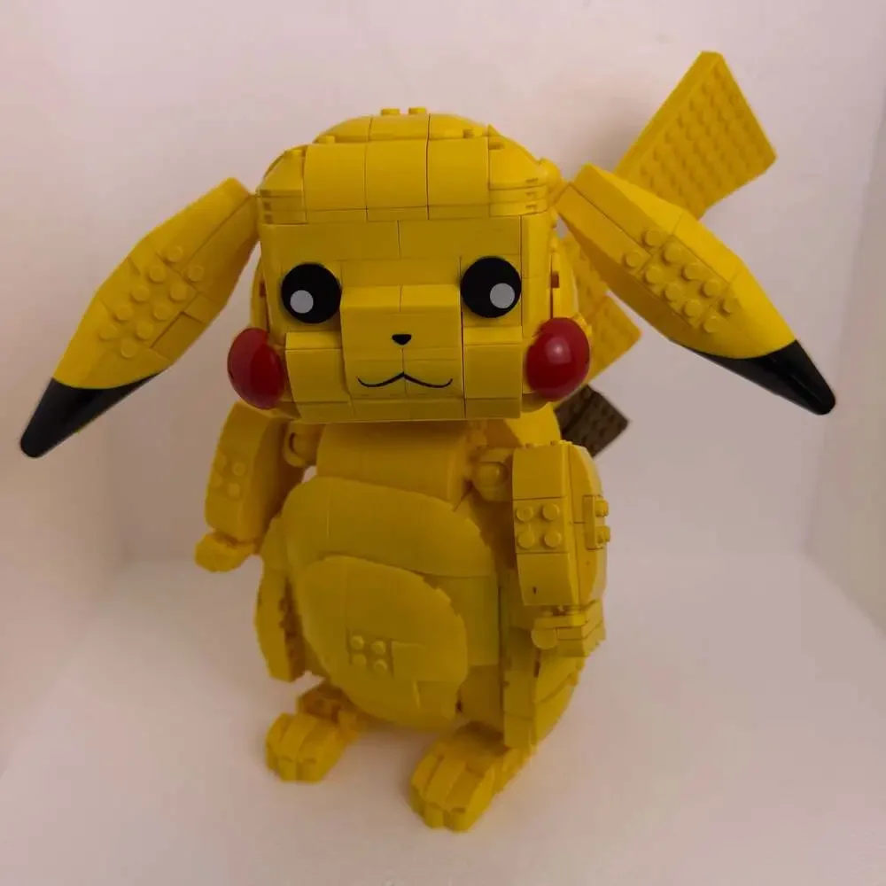 Mega Construx Pokemon Jumbo Pikachu Building Set 825-Piece Model